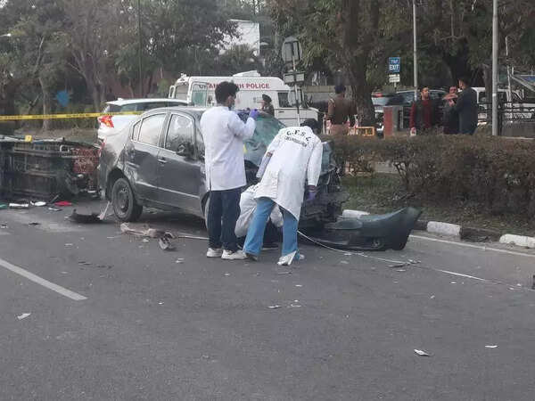 3 killed as speeding car rams e-rickshaw, cyclist