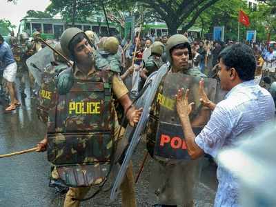 Kochi: Police Inspector suspended for lathicharge on CPI workers during protest