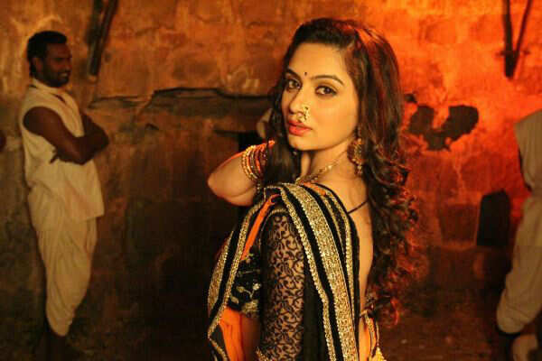 Shruti loses four kgs for Baji item song