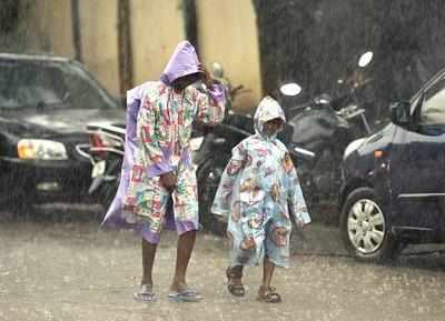 IMD issues heavy rainfall warning for Mumbai, Konkan region