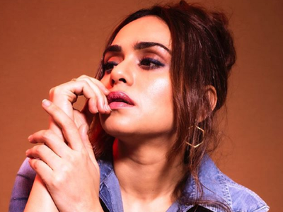 Amruta Khanvilkar recalls how Kunal Kemmu made her comfortable before intimate scenes in Malang