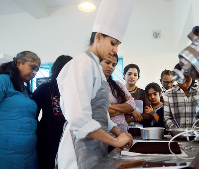 Right in time for Xmas, Bangalore Mirror hosts a baking workshop for readers