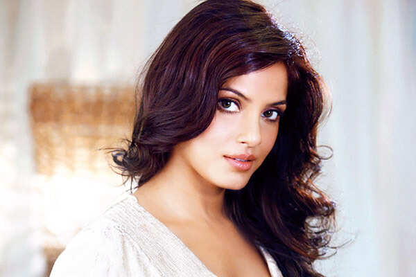 Randeep and I are mature enough to work with each other even after breaking up: Neetu Chandra