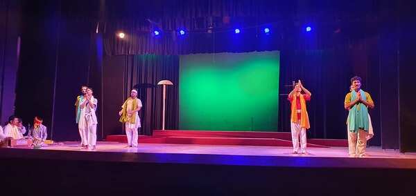 Multi-lingual theatre fest concludes