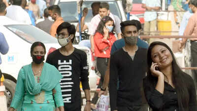 Coronavirus live updates: Weekly Covid cases fall below 70,000, but no decline in deaths