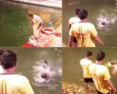 Youths try to drown Kalyan cop amid Ganpati revelries