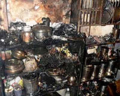 Alert neighbours barge into burning Vasai flat, rescue bedridden senior and wife