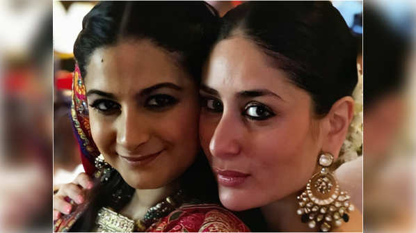 Have you seen THIS photo of Kareena Kapoor Khan and Rhea from Sonam Kapoor's wedding