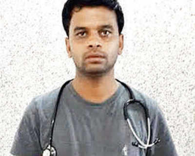 Class IX drop-out from Nashik held for posing as doctor, stealing