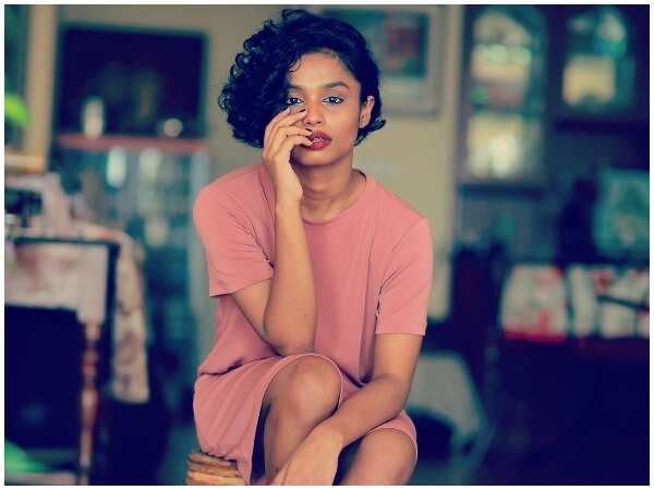 The stage contestant Arunaja launches her first single