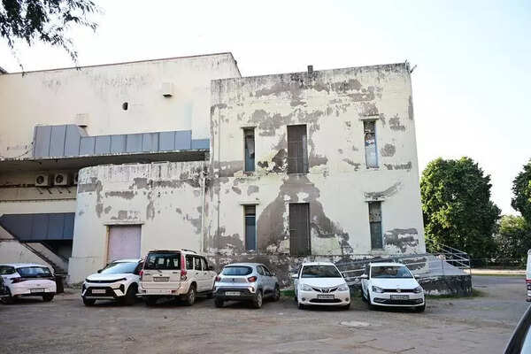 15cr for Shilpgram in state Budget, but ailing Ravindra Manch ignored