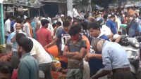 People flock to vegetable market in UP’s Moradabad ahead of lockdown 