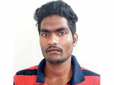 Thief hires porter to carry loot at Panvel station