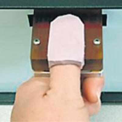 A thumb scan device to test blood sugar level