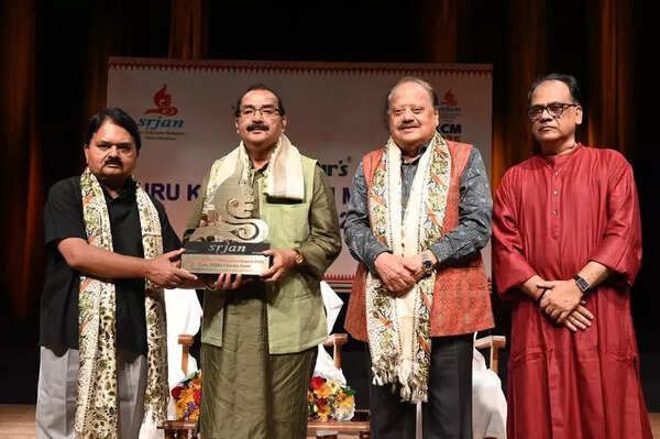 Odissi dancer, vocalist receive award