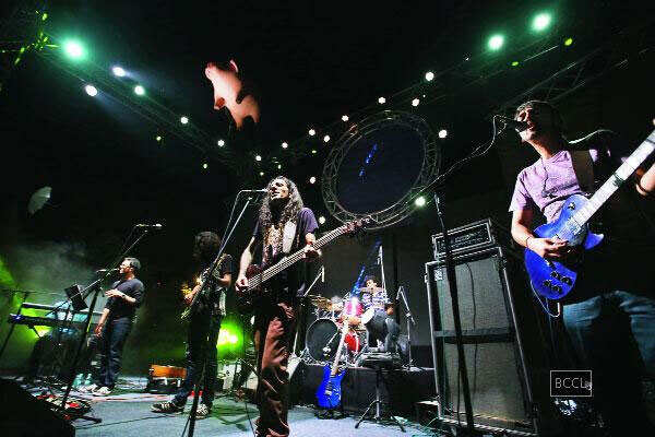 Think Floyd performs for 100 Pipers Play initiative in Gurgaon