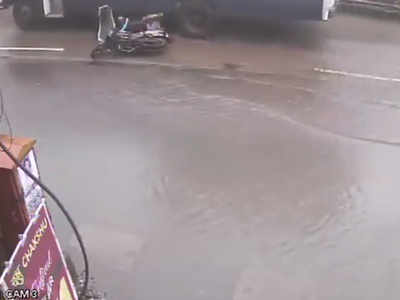 Mumbai Rains: Banned paver blocks claim pillion-rider's life in Kalyan