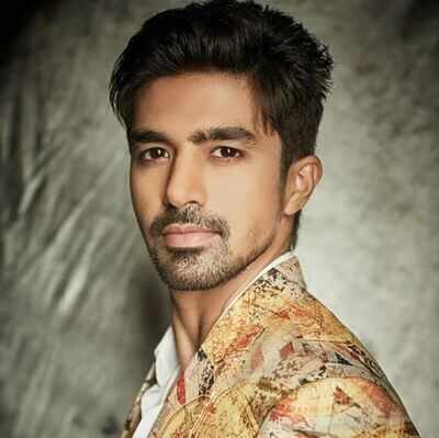 Saqib Saleem to celebrate birthday with sister Huma Qureshi and family