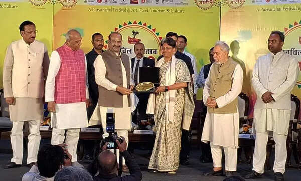 Purvanchal University VC gets Maati Samman