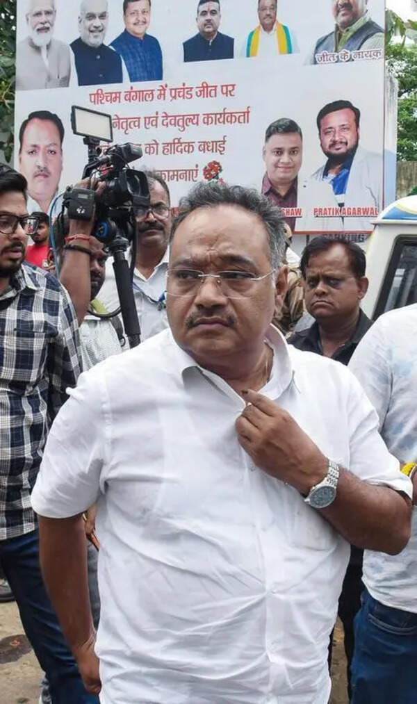 Suvendu urges peace, Samik rips into TMC