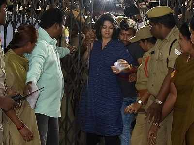 Hyderabad drugs scandal: Charmme Kaur complains to SIT about misbehaviour by excise constable