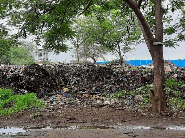 Kalyan: Dumped nullah silt, foul smell in front of Vithalwadi society irks residents