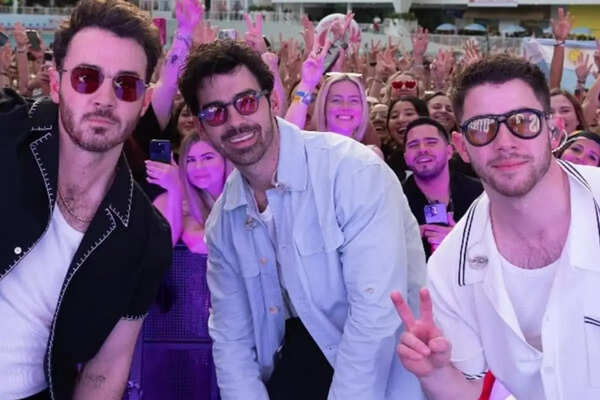 Jonas brothers Nick, Joe, and Kevin ignite Yaamava stage with ‘Love Me To Heaven’ as fans react: See VIRAL PICS