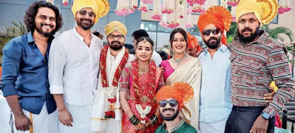 Nagabhushana and Pooja tie the knot