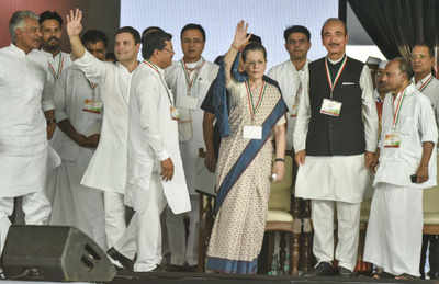 Karnataka Assembly Elections Live Updates: Sonia Gandhi, Narendra Modi address rallies in Bijapur