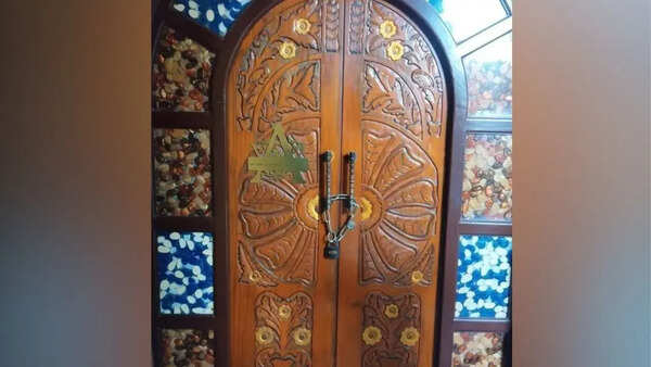 'Bed with gold panels': How trap-door led Bengal cops to TMC neta's secret luxury flat