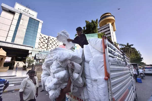 Surat textile associations raise red flag over delayed payments, credit terms