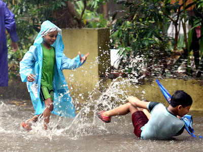 Heavy rains flay Mumbai and suburbs