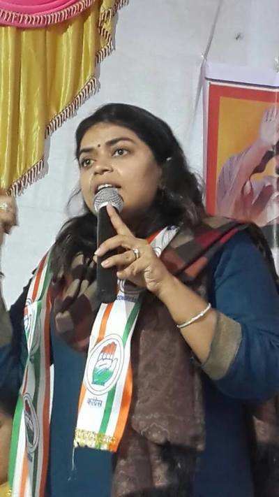 BMC Elections 2017: Congress woman nominee threatened by duo
