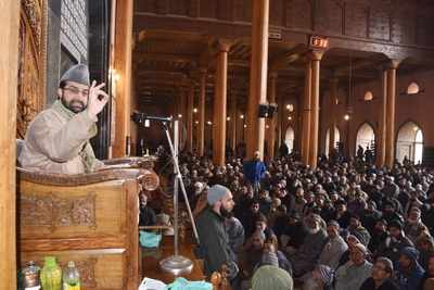 Mirwaiz appeals Kashmiri Pandits to return to the valley