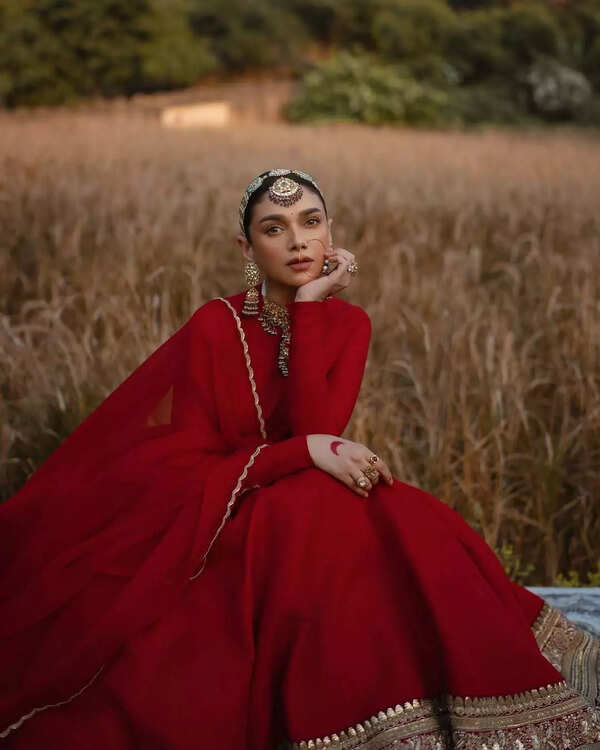 Style timeless treasures for your next wedding invite
