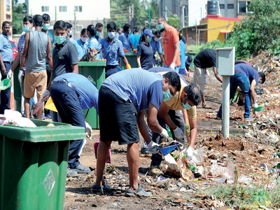 Watch: On Gandhi Jayanti, Bengaluru techies take the trash out