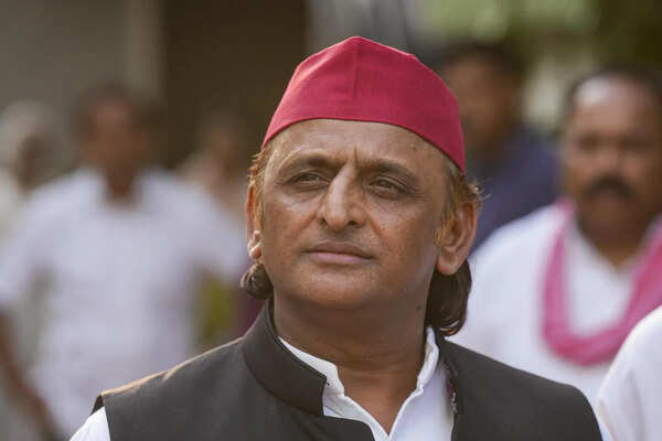 Govt’s policy pushing small jewellers towards economic distress: Akhilesh