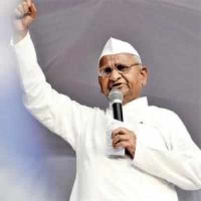 Anna Hazare revives Lokpal Bill agitation, attacks UPA