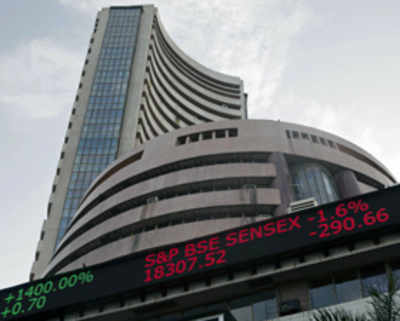 Sensex breaches 32,000-mark ahead of macroeconomic data