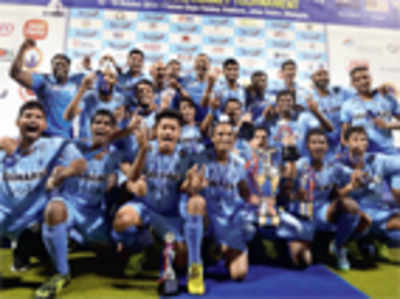 Harman ensures cup stays in India