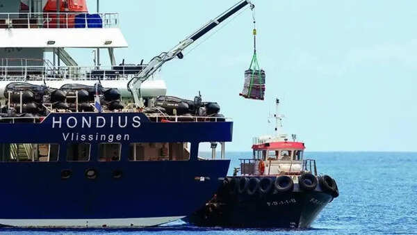Two more passengers evacuated from cruise ship test hantavirus+