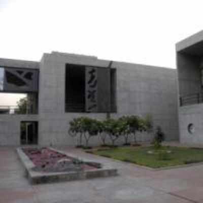 IIM-A goes abroad for recruiters