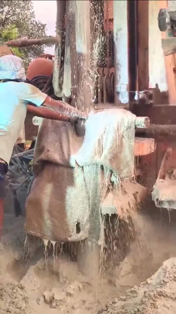 Primary school teacher draws from own pocket to end school’s water woes
