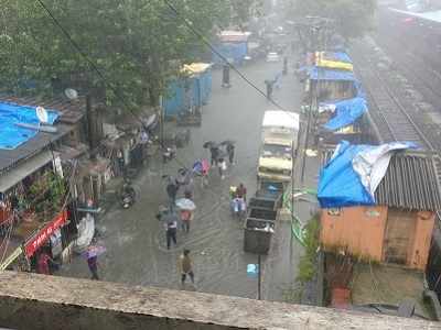 Mumbai rains: Many areas waterlogged, trains delayed, Met issues 'heavy to very heavy rainfall' warning