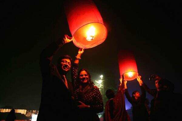 Use of sky lanterns goes unchecked