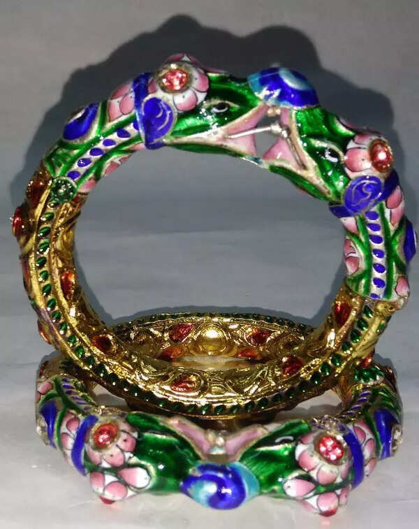 UP’s GI gem: Global spotlight on Kashi’s Gulabi Meenakari at jewellery exhibition
