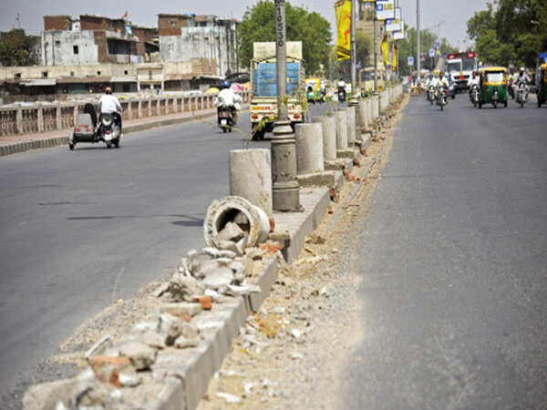 Portion of Sardar Bridge closed for repairs