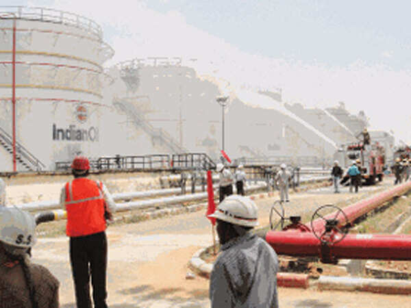 Pakistani agents making calls to executives at oil installations to extract key details