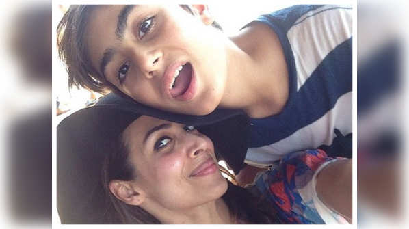 This is how cool Malaika Arora is with her son Arhaan and his girlfriends