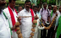 Tamil Nadu: Farmers stage protest against private coconut shell ash making company in Coimbatore 
